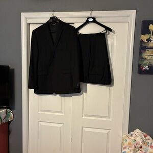 Elegant Black Men's Suit by [Brand]